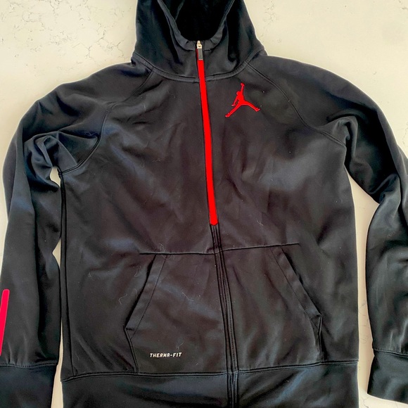 Therma fit Jordan hoodie. - Picture 2 of 3
